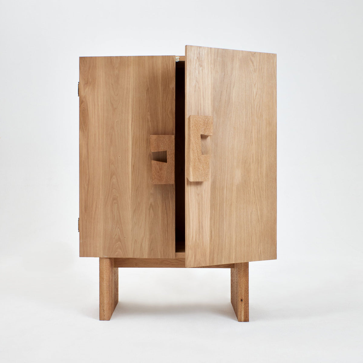 Douro Cabinet Oak Wood Cabinet