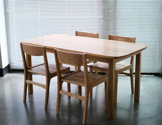 Jaser Oak Wood Dining Table 1