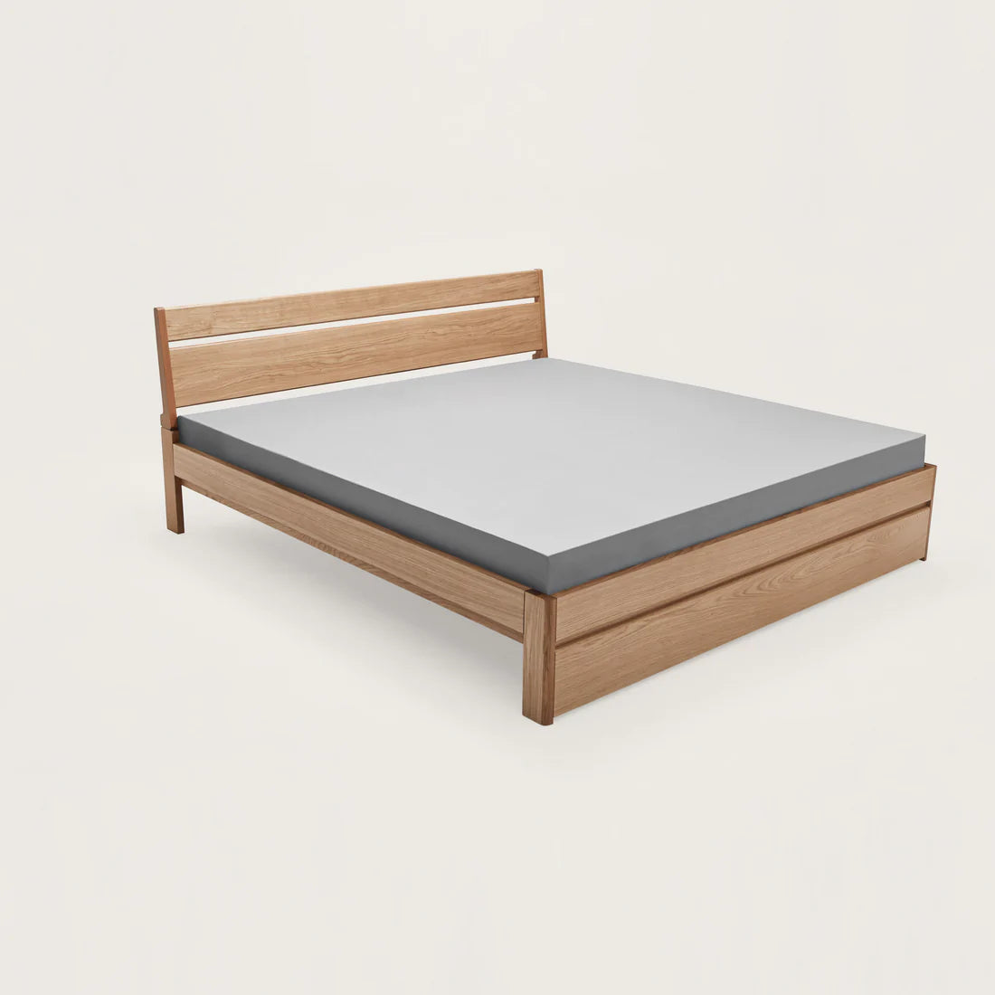 Akon White Oak Wood Bed