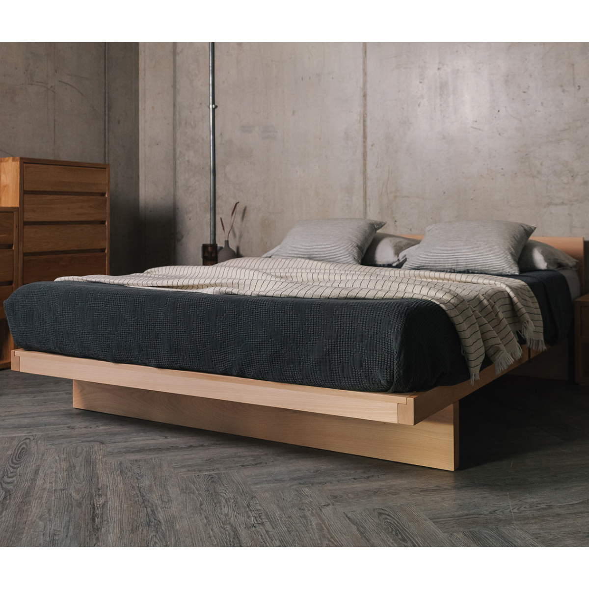 Bevis Oak Wood Bed 4