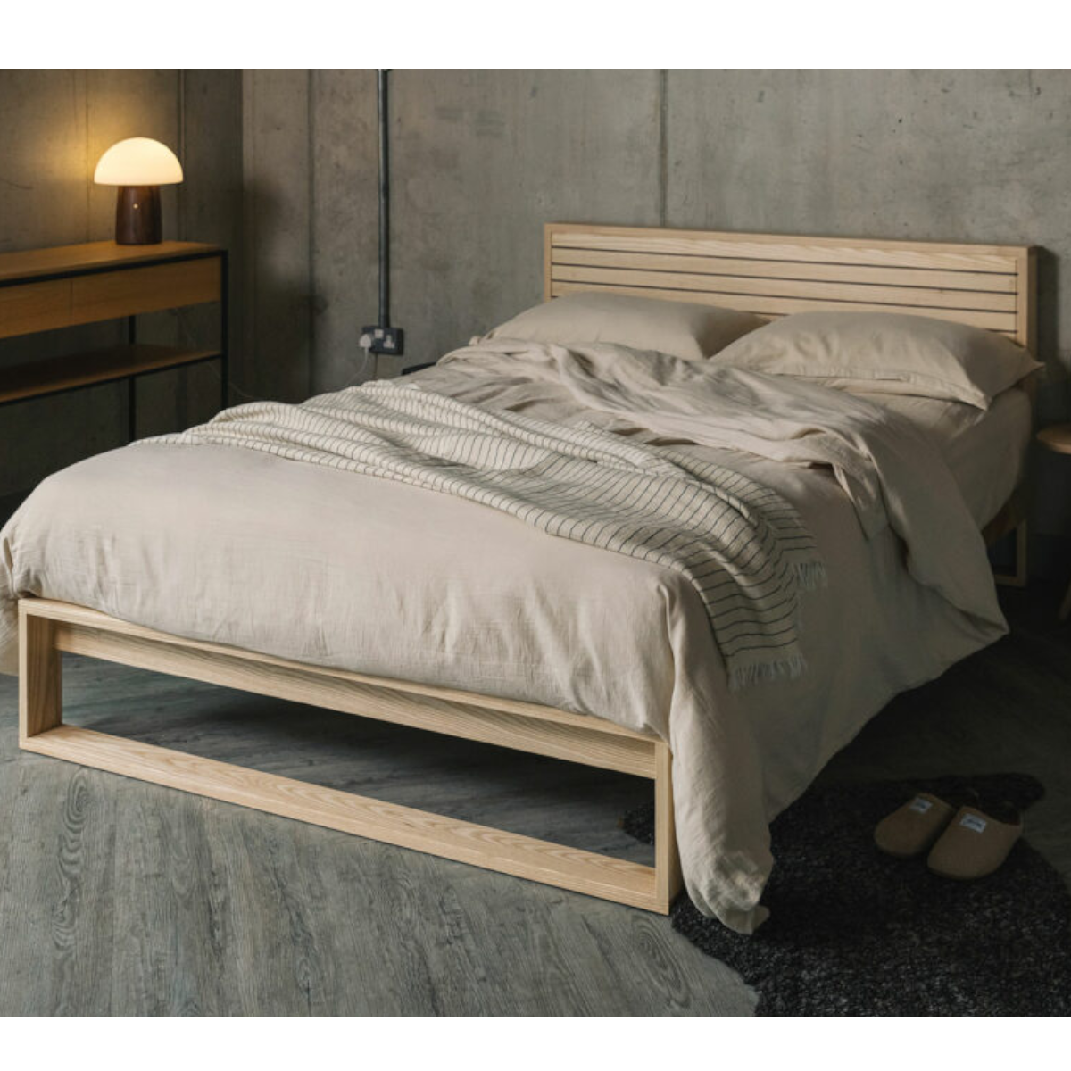 Beyla Oak Wood Bed 2