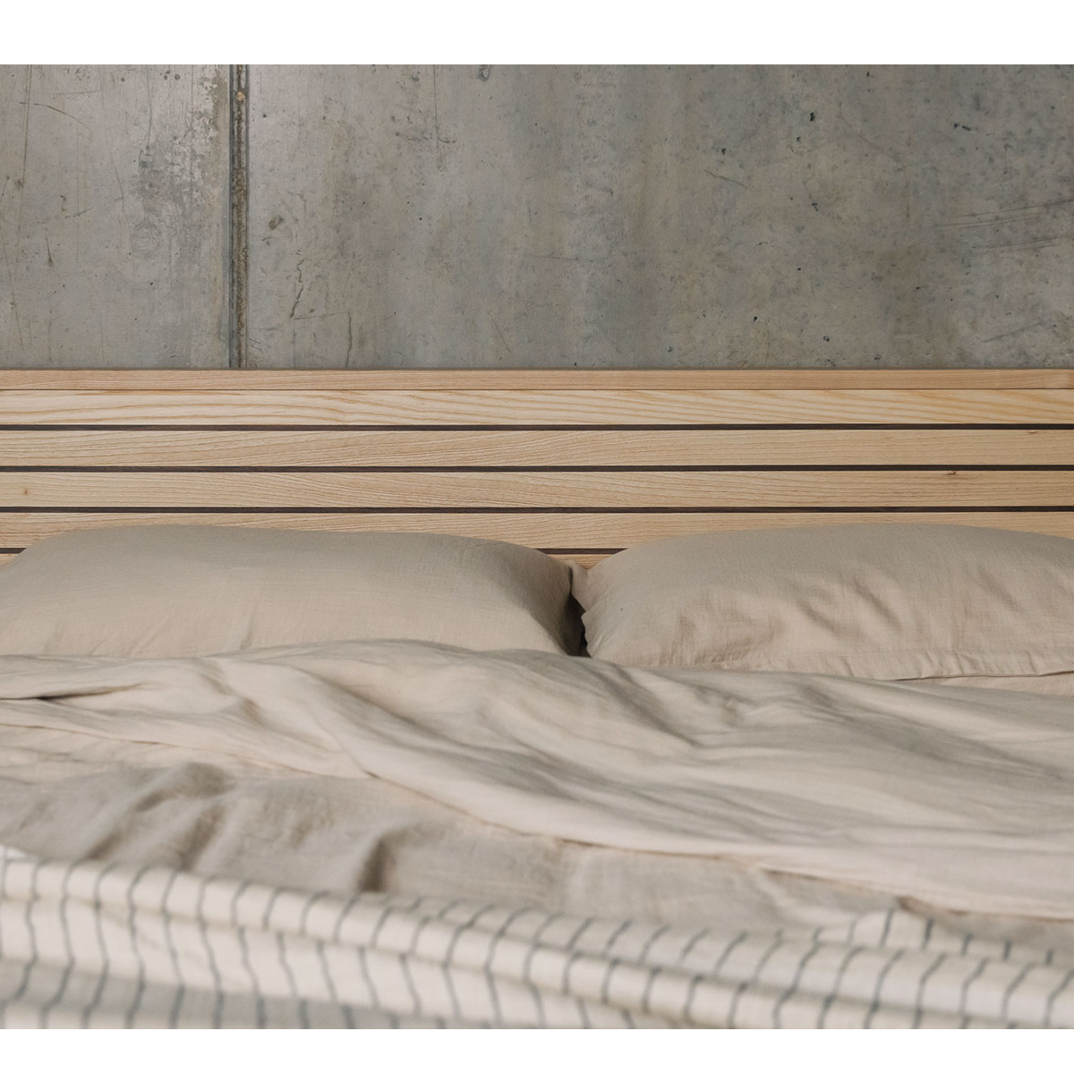 Beyla Oak Wood Bed 5