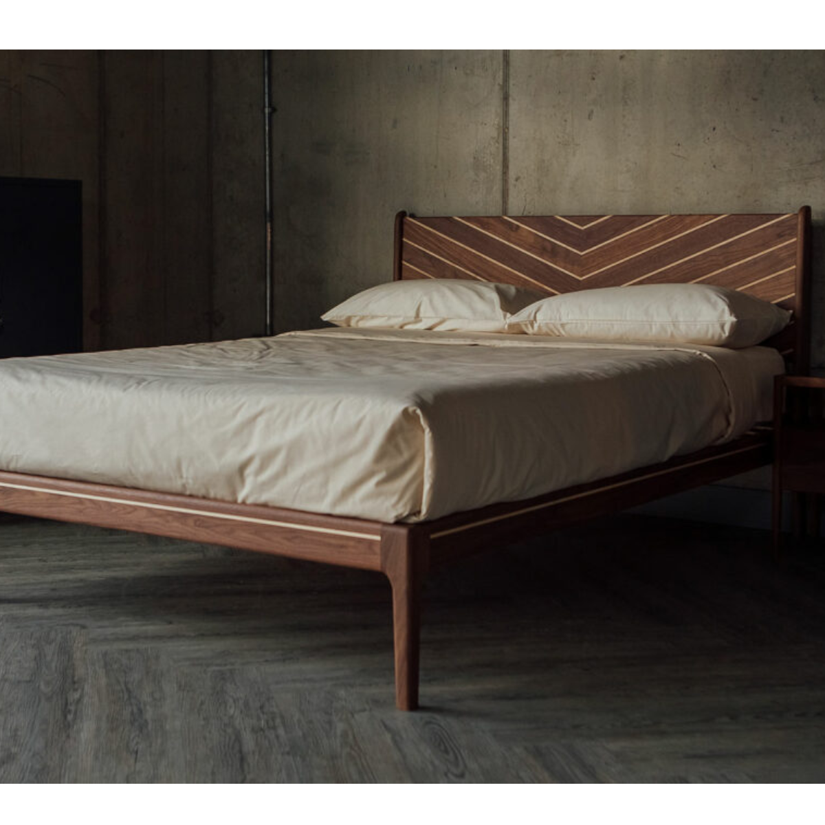 Beynon Walnut Wood Bed 3