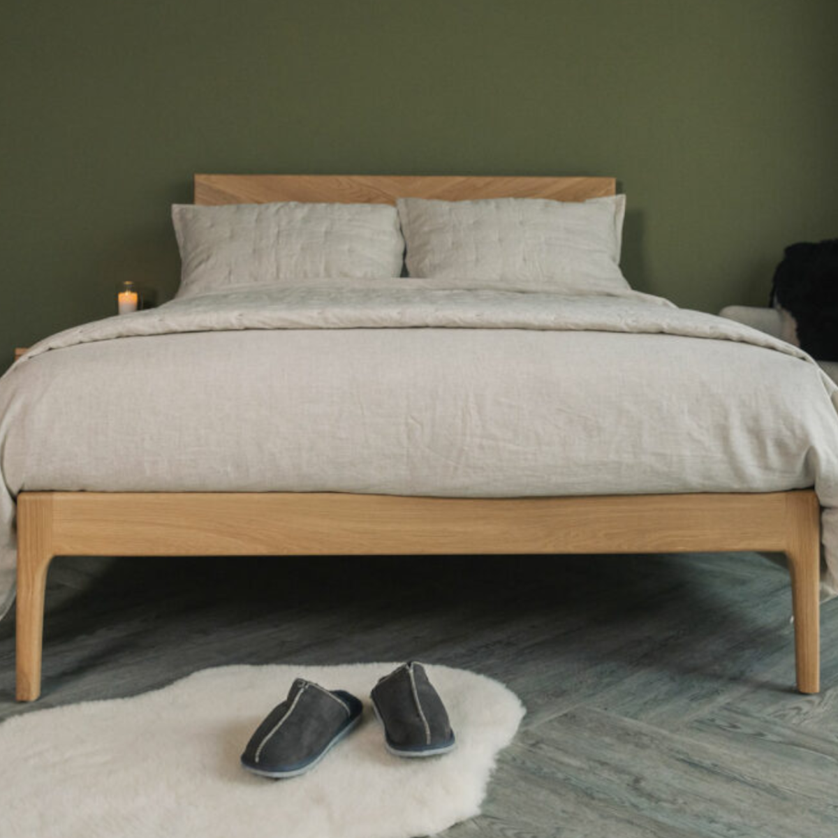 Bricker Oak Wood Bed