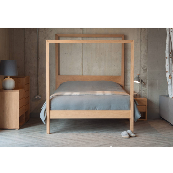 Aida Oak Wood Poster Bed